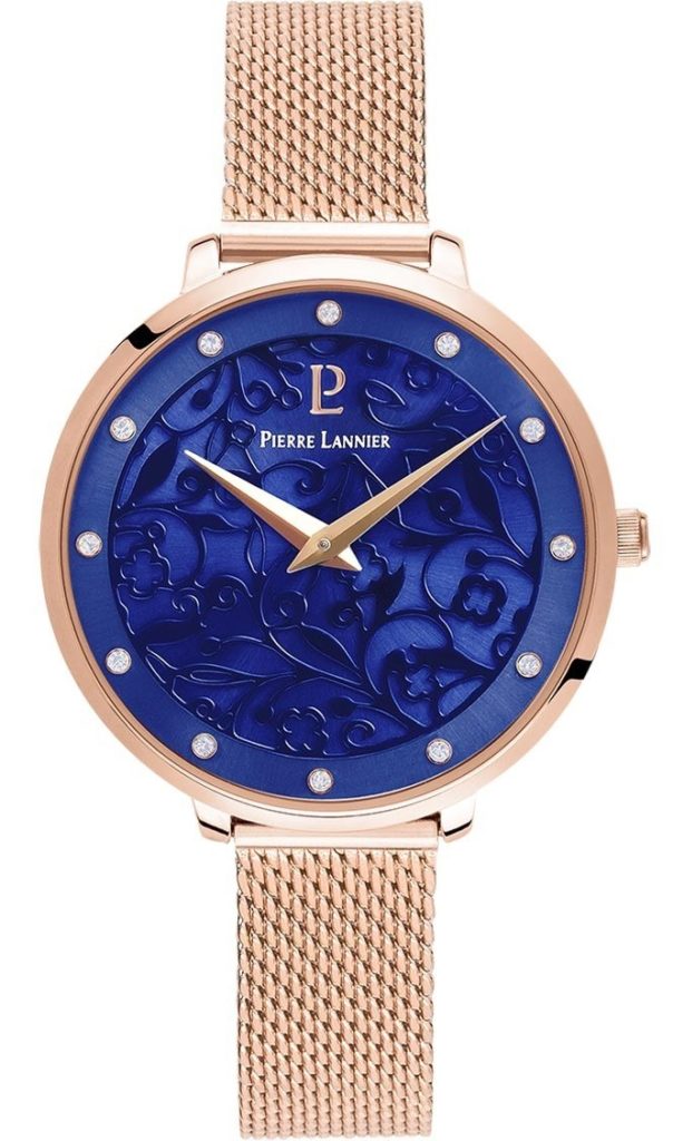 klassisk ur til kvinder med rosaguld mesh rem og blå urskive med blomster relief fra pierre lannier hos urkompagniet